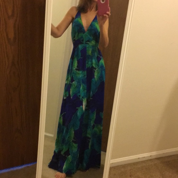 Dresses & Skirts - Hawaiian floral dress